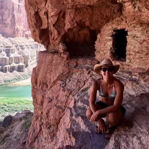 Meet your Posher, Laura